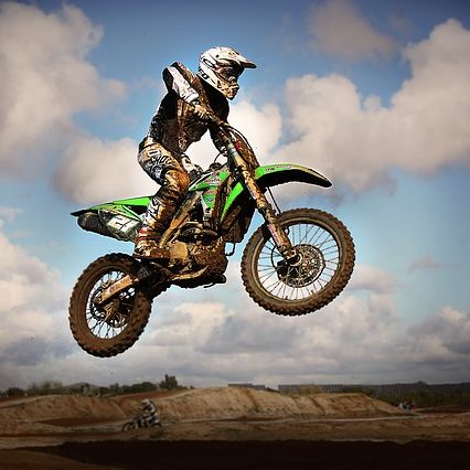 motocross-2549359_640